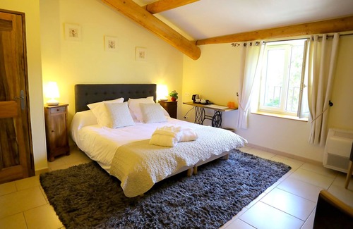 Pujaut Bed & Breakfast | Entre Vigne et Garrigue