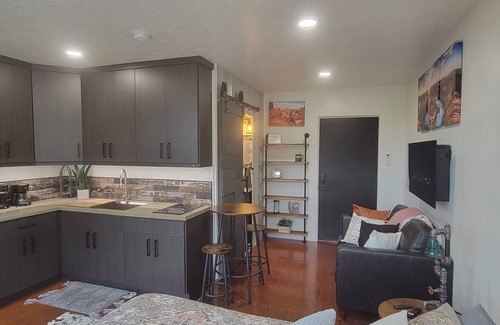 Glendale Apartment | Envase Casa Casita Unit A Near Bryce & Zion