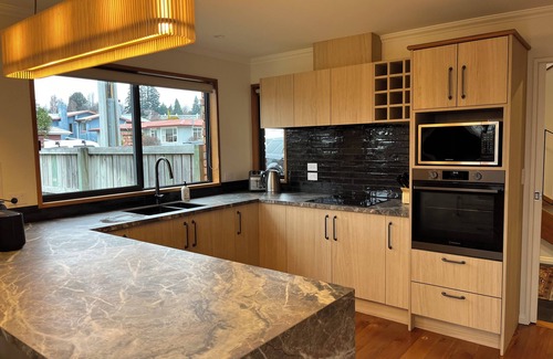 Wanaka House | Enviable downtown Wanaka location. Room for up to 9 guests