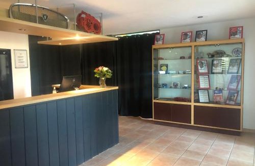 Mainvilliers Hotel | Enzo Hotels Chartres Mainvilliers by Kyriad Direct