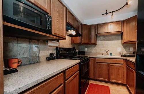 Indianola Apartment | Epic Corporate Apartment @ Hotel Pommier