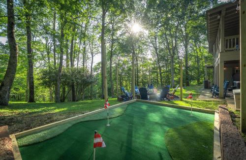 Wolf Laurel House | Epic Home Sleeps 20-Basketball Court-Hot Tub-Sauna