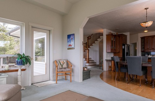 Gold Beach House | Epic ocean views w/easy walk to beach from this pet-free private retreat!
