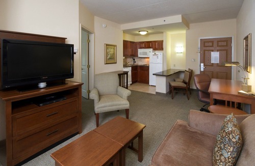 West Seneca Condo | Equipped Suite | Indoor Pool + Shared Hot Tub