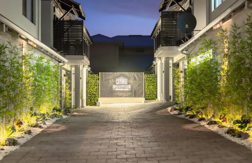 Victoria Park House | Equitice Spring Moonlight Villa