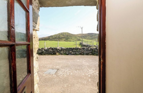 Garndolbenmaen Cottage | Ereiniog