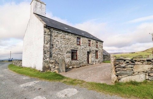 Garndolbenmaen Cottage | Ereiniog