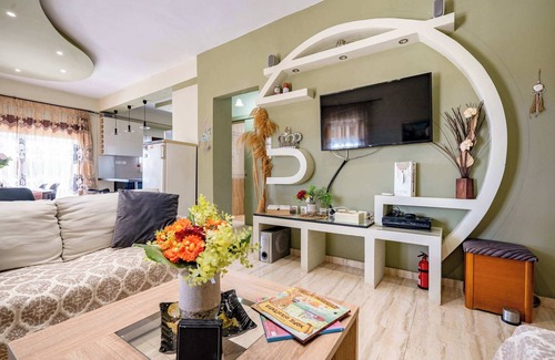 Eretria Apartment | Eretria Seaview Retreat with Balcony & Style