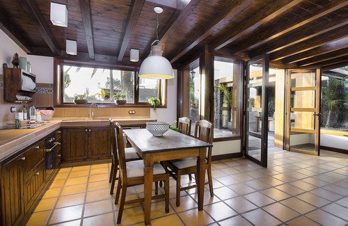 Masdache House | Ermita Perdomo, Modern Style with a Rustic Twist
