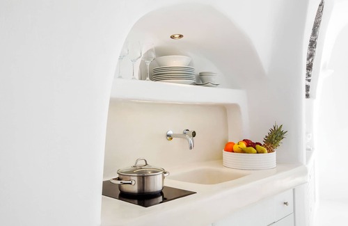 Imerovigli Villa | Erossea Villa with Private Heated Pool and Jacuzzi, Santorini, Greece