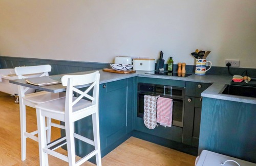 Isle of Luing Cottage | ERRAID, pet friendly, with a garden in Cullipool, Isle Of Luing