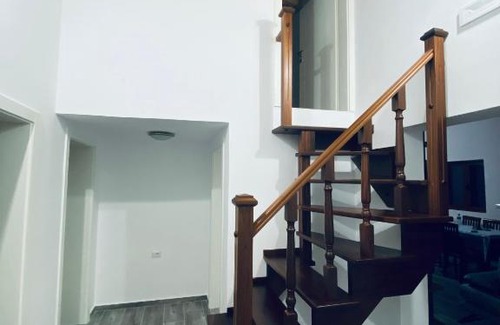 Mbrostar-Urë Apartment | Ervis Villa