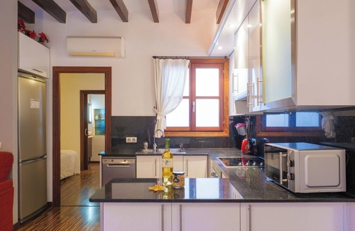 Old Town Apartment | Old Town (La Calatrava) Next to sea, quiet area, luminous.Wifi+Base Ipod/Iphone