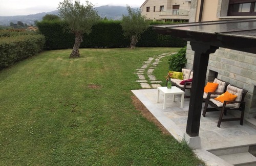 Santa Marina de Oblanca Apartment | Independent apartment with private garden and barbecue