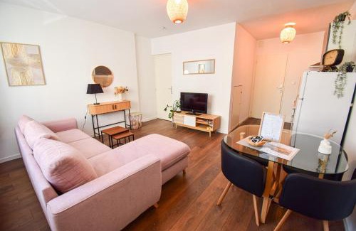 Beaujeu Apartment | Escapade Beaujolaise aux Vignes