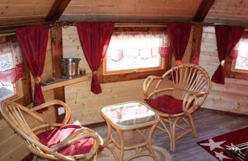 Ferdrupt House | Escapade Romantique: Cabane avec Terrasse Panoramique, Poêle à Bois et Éclairage Multicolore - FR-1-589-441