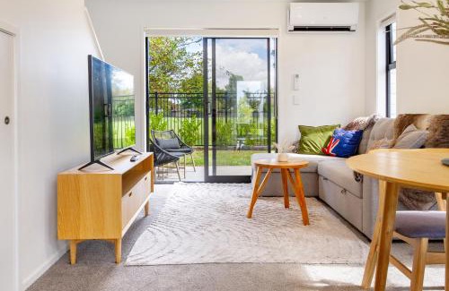 Upper Riccarton Apartment | Escape at the park: 1 bed 1 bath w/carpark
