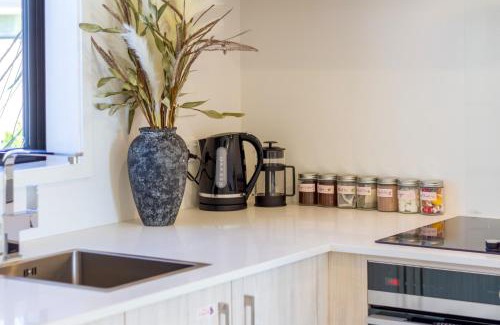 Upper Riccarton Apartment | Escape at the park: 1 bed 1 bath w/carpark
