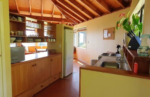 Te Henga House | Escape from the city!