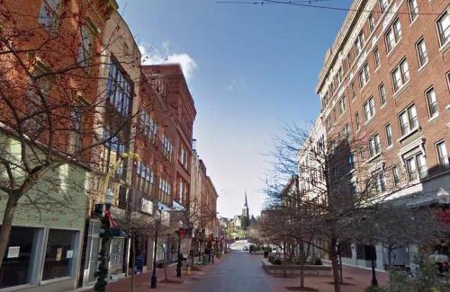 Cumberland House | Escape on Hambright's Alley! Walk 2 everything! Cyclists Welcome! 1st Fl Unit A