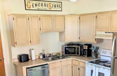 Cumberland House | Escape on Hambright's Alley! Walk 2 everything! Cyclists Welcome! 1st Fl Unit A