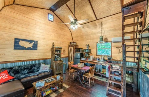 Oakwood House | Escape the chaos of life to relax and recharge.