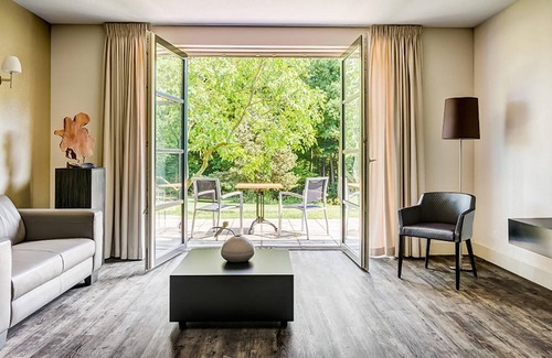 Berg en Dal Hotel | Escape to Charming Retreat! Room with Terrace, Near Vibrant Nijmegen City!