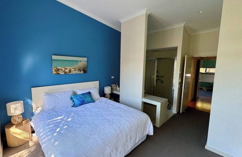 Preston Beach Apartment | Escape to Coastal Tranquility at Preston Beach