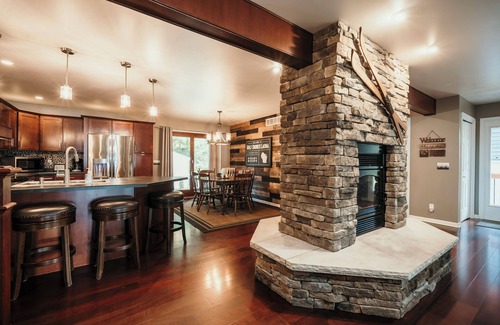 Laona House | Escape to Golf Shores Laona in the Nicolet National Forest!