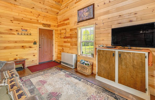 German Cabin | Escape to Nature: Secluded McDonough Cabin!