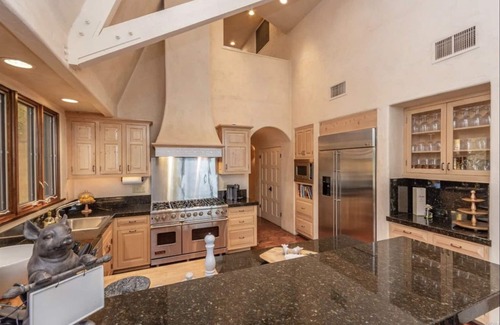 Napa Valley House | Escape to Paradise: A Stunning Tuscany-Style Home with Views of Vineyards