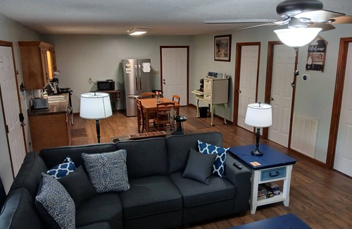 Wellington House | Escape to the lake 2 Bedroom Cabin, Boat Parking & Ample Outdoor and Deck Space.