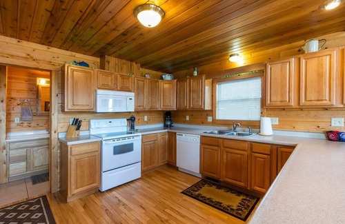 Ferryville Cabin | Escape to The Pines, the perfect destination for romance, seclusion & relaxation