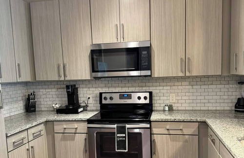 Loring Heights Apartment | Escape to this stylish 2-bedroom unit, your perfect home away from home in Atlanta!