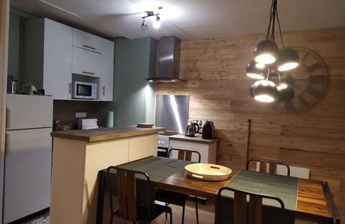 Les Claux Apartment | Escondus, Proche du Point Show, T2 bis Skis AUX Pieds 4 Couchages, Balcon sud