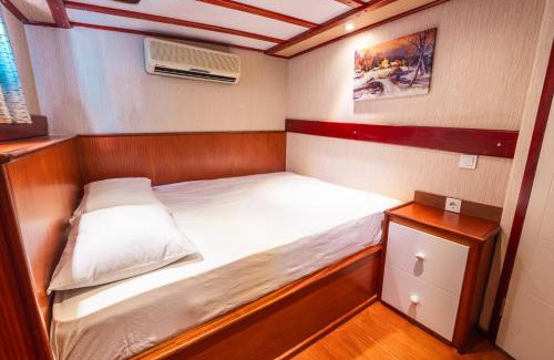 Marmaris City Center Boat Rental | Esperanza