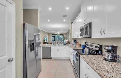 Sarasota Condo | Esplanade Resort Condo w/Pool, Bar & Garage