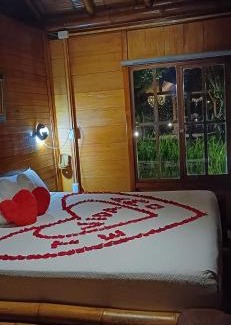 Santo Domingo de los Colorados Hotel | Estancia La Colina