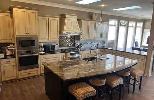 Greenwood House | Estate Home Heated Pool Hot Tub Beach Wi-Fi 8 acres 5000 sqft 5 bd 3.5 bath
