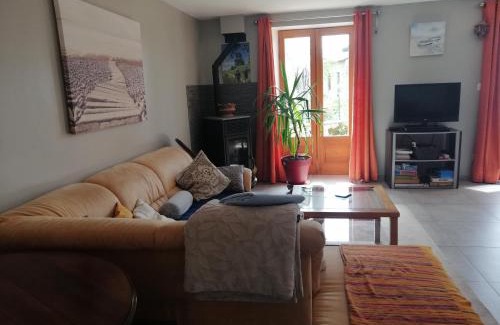 La Celle-sous-Gouzon Apartment | Etang et moulin