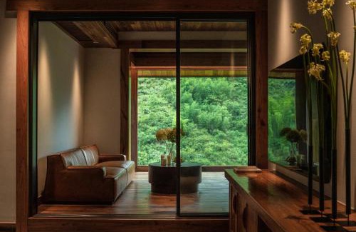 Yongding House | Ethnic Hundred-years Elysian Culture&Art Scholar Resorts