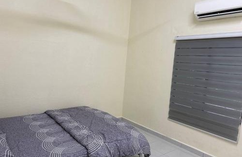 Batu Pahat House | Etosh Homestay