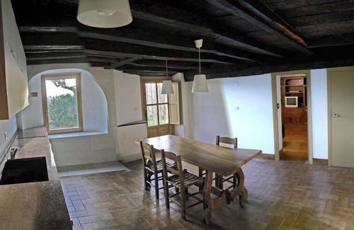 Mallabia Cottage | Etxetxobarri, independent farmhouse with views of the Anboto ridge.