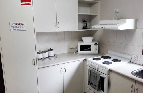 Ballarat East Hotel | Eureka Lodge Motel