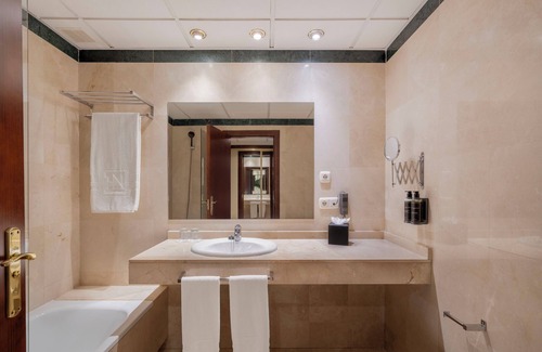 Segovia Old Town Hotel | Eurostars Plaza Acueducto