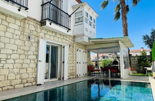 Alacati Villa | Evalacati - Villa Palma-Tamamen Müstakil Villa
