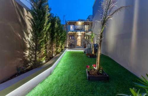 Heraklion Apartment | Evangelia Casa, comfy stay, centrally, with views!