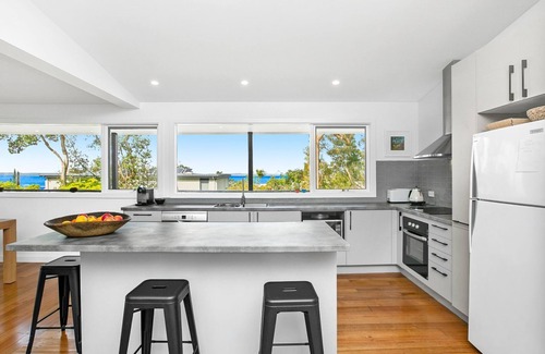 Somers Hotel | Evans Beach Retreat in Somers