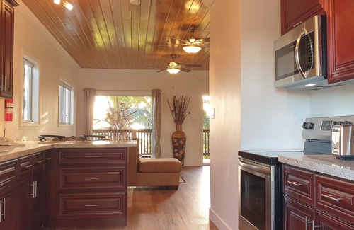 Governor's Harbour Cottage | Eve's Cottage - Ocean Breeze Peaceful Getaway