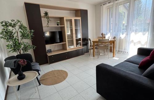 Magreglio Apartment | Eve's Home with Garden